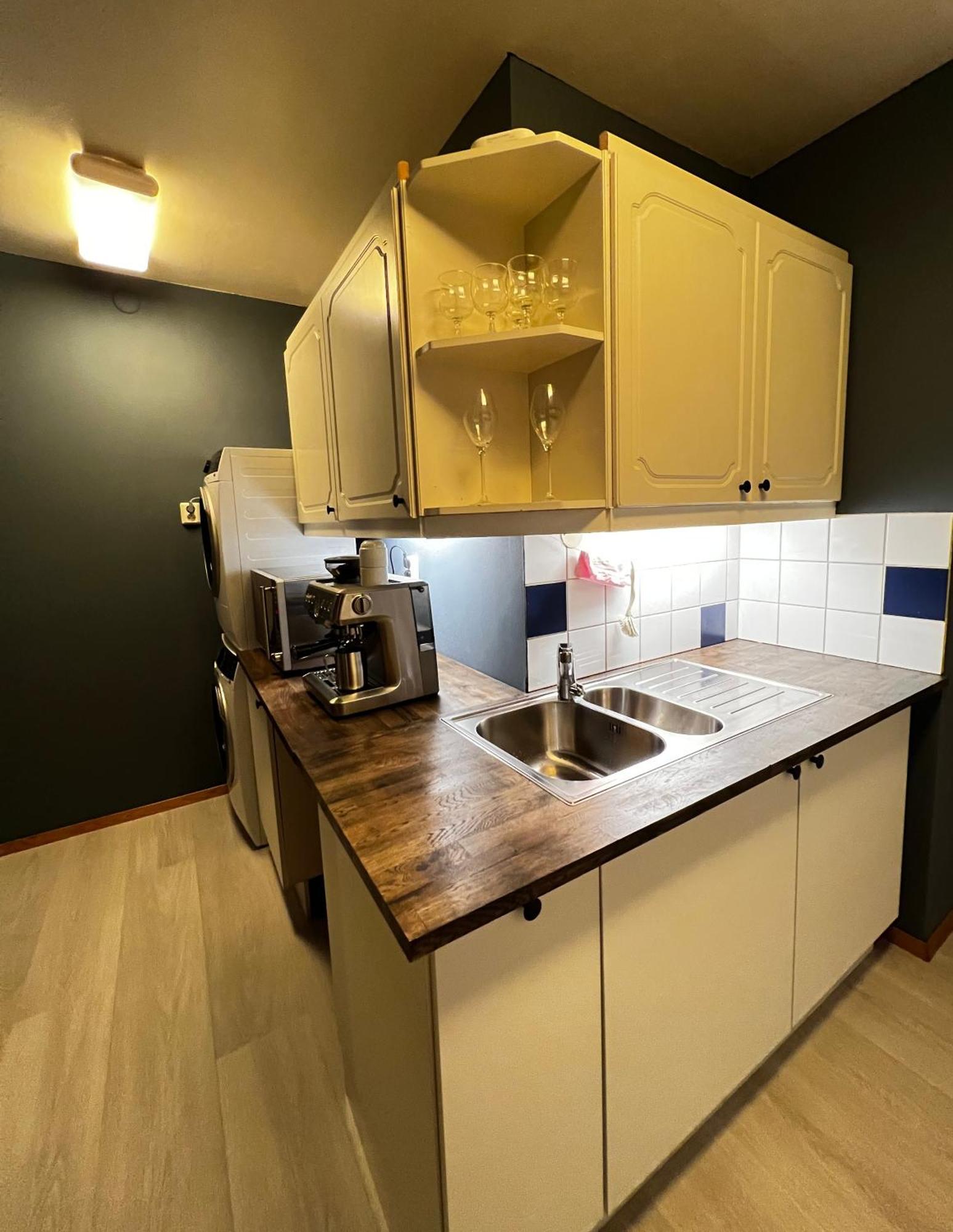 Luxury Service Apartment By Chanya โอเลซุนด์ ภายนอก รูปภาพ