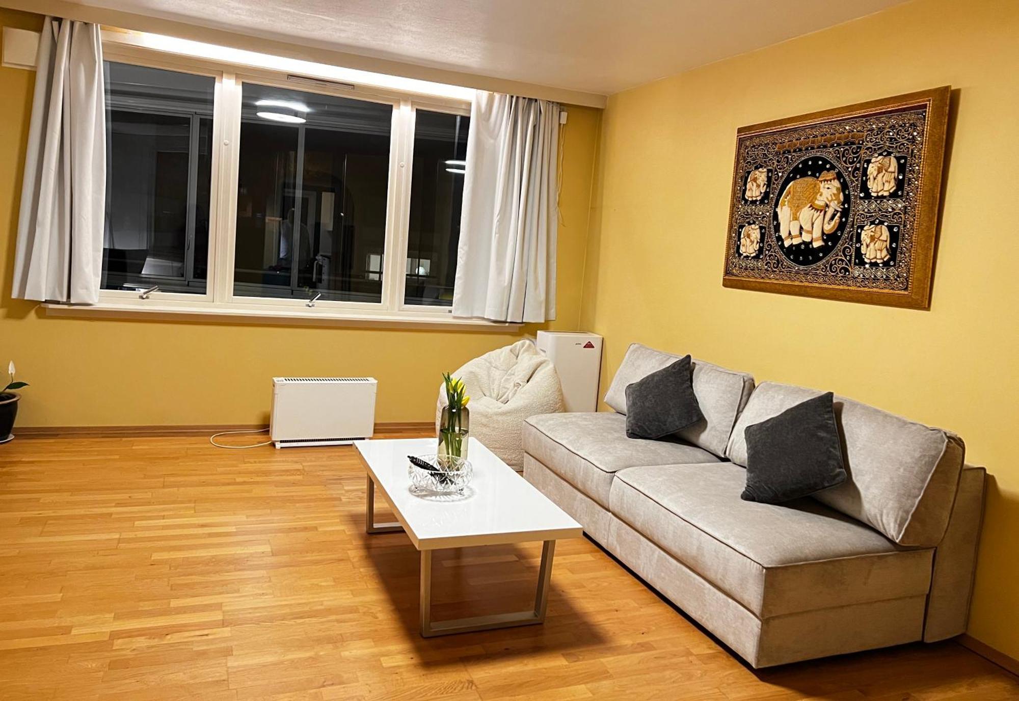 Luxury Service Apartment By Chanya โอเลซุนด์ ภายนอก รูปภาพ