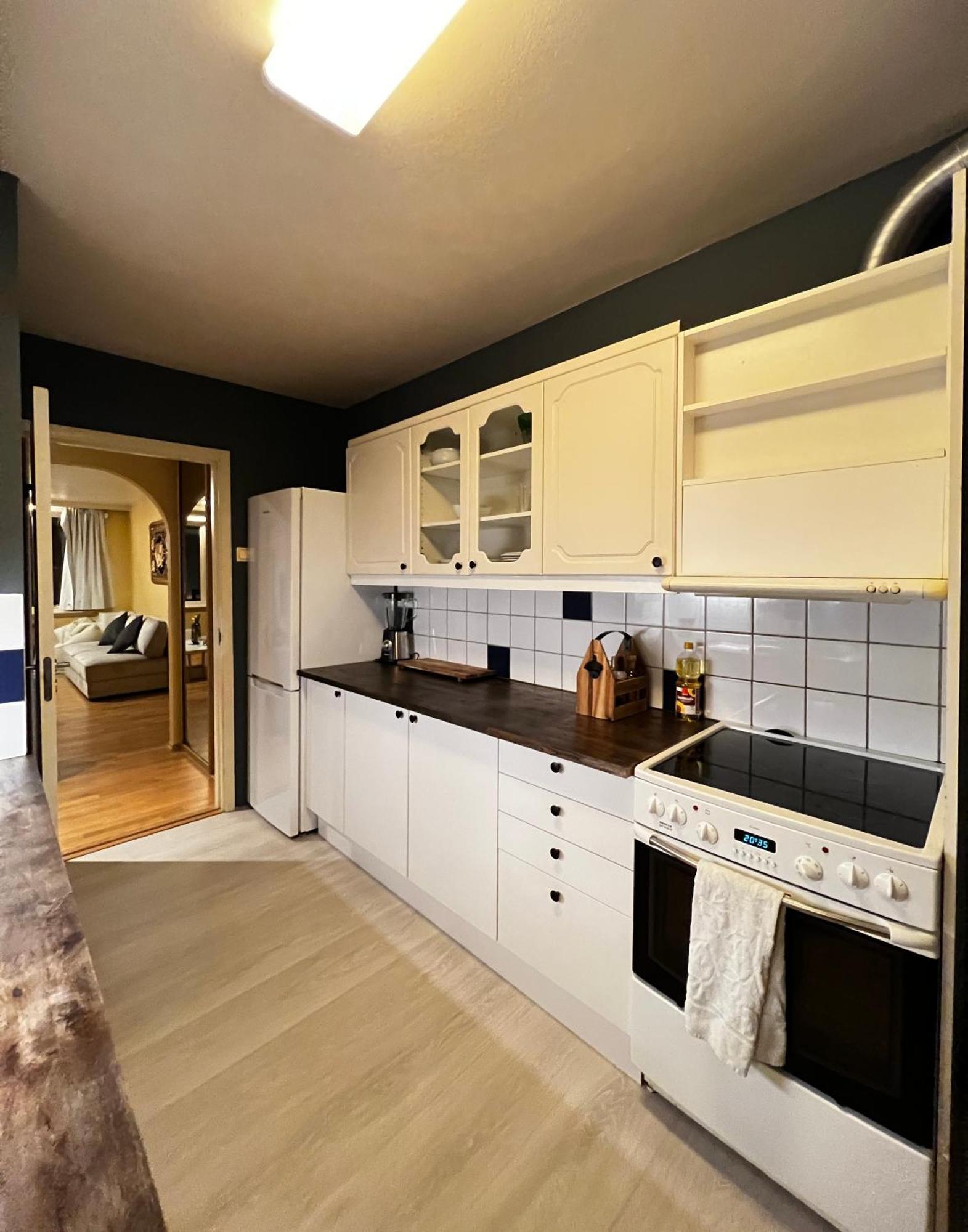Luxury Service Apartment By Chanya โอเลซุนด์ ภายนอก รูปภาพ
