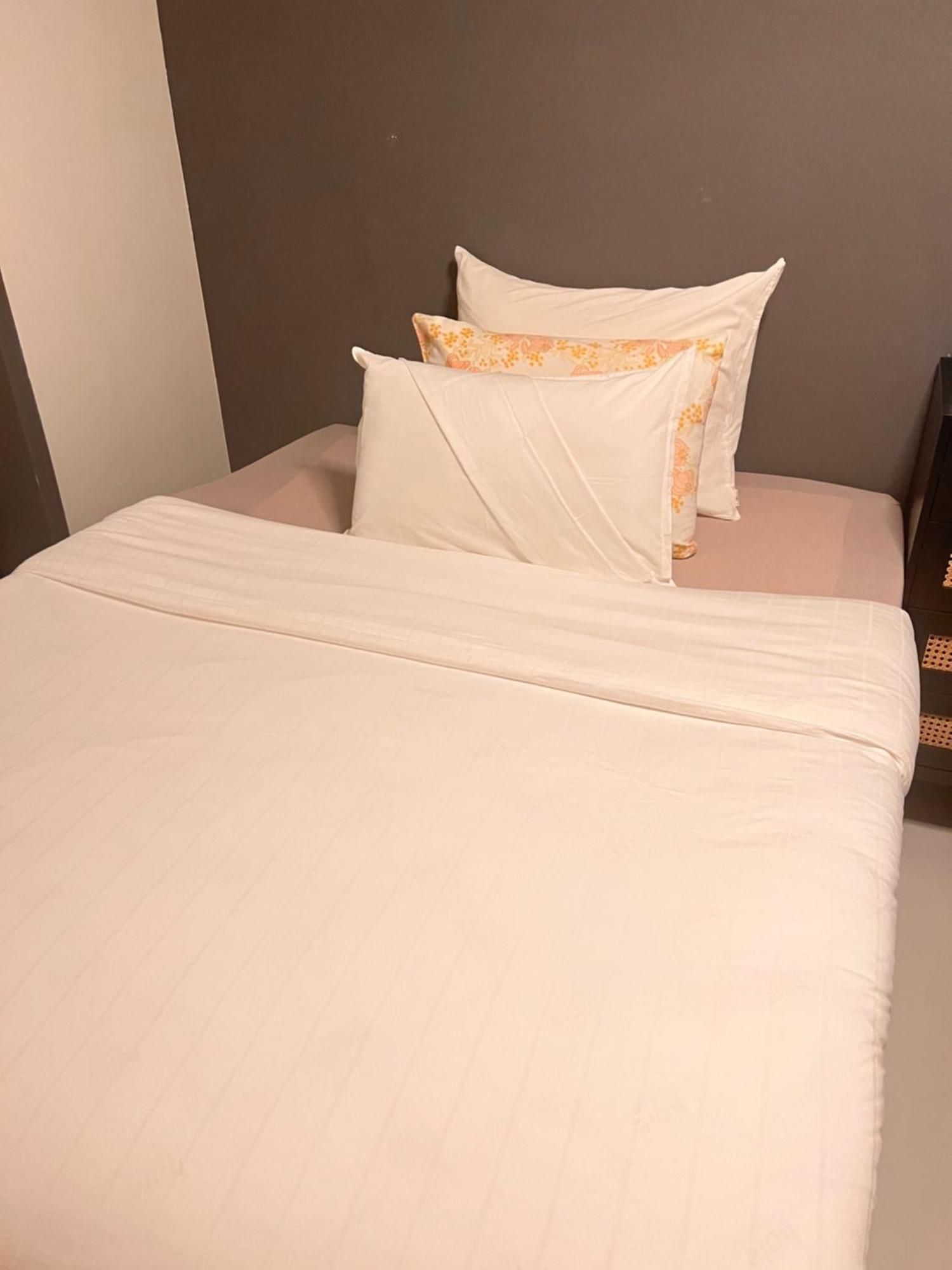 Luxury Service Apartment By Chanya โอเลซุนด์ ภายนอก รูปภาพ